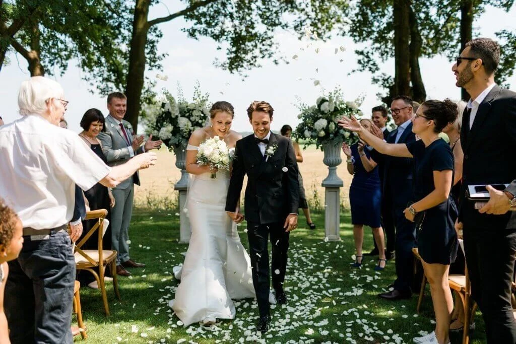 Essense of Australia Style D2477