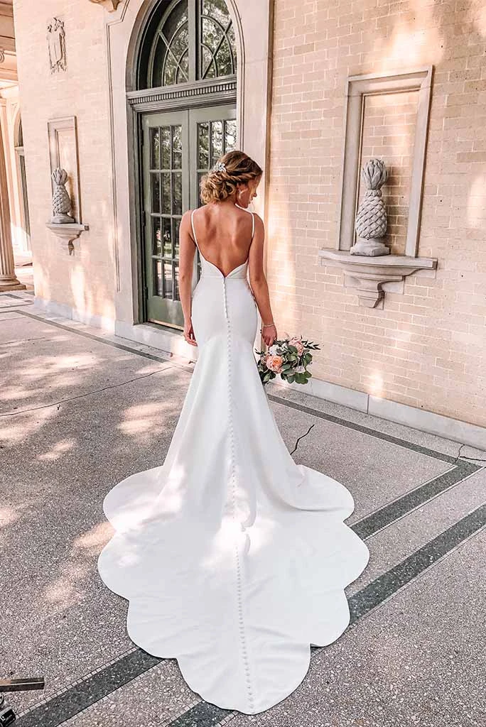 Style 7069 from Stella York