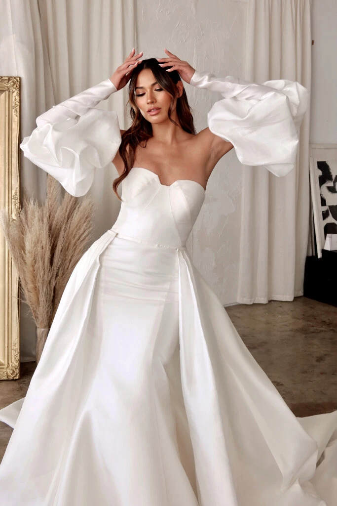 Fall Wedding Dresses with Perfectly Paired Accessories - Pretty Happy ...