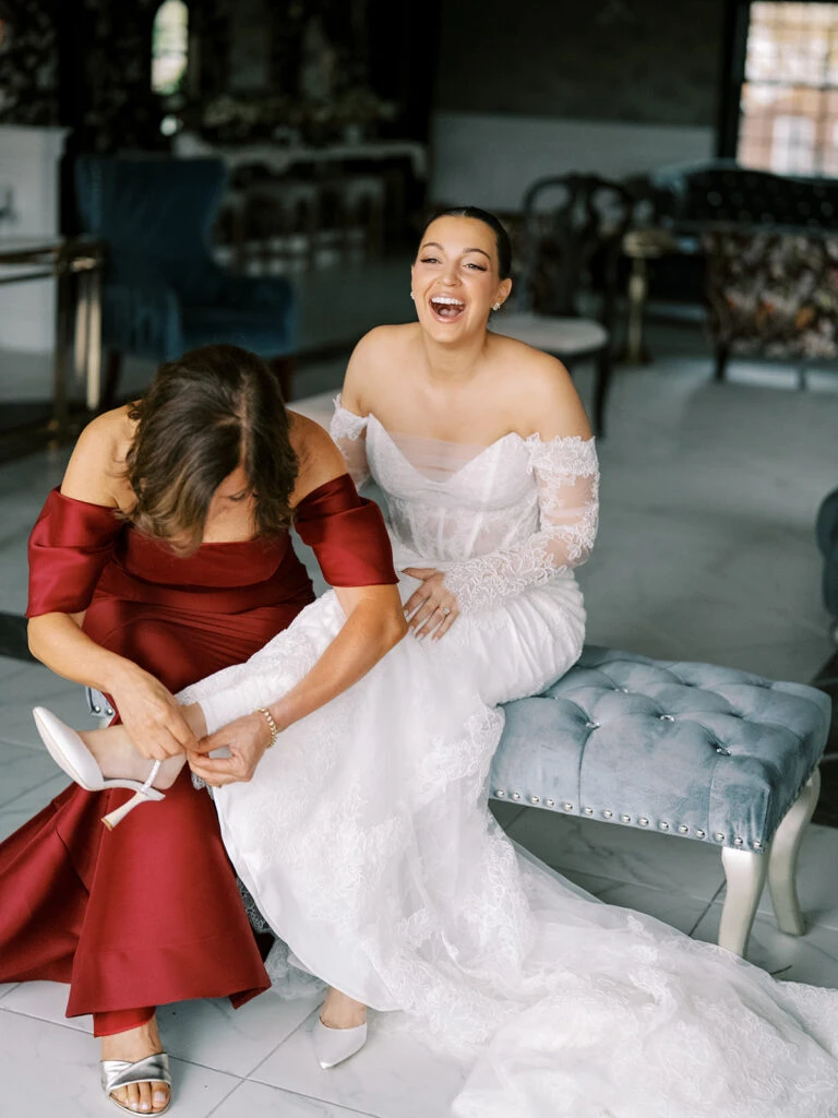 real bride Alexa getting ready on her wedding day