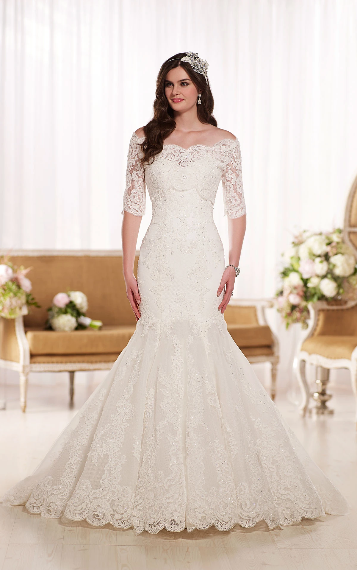 d1748 Spitzen-Brautkleid mit Ärmeln by Essense of Australia