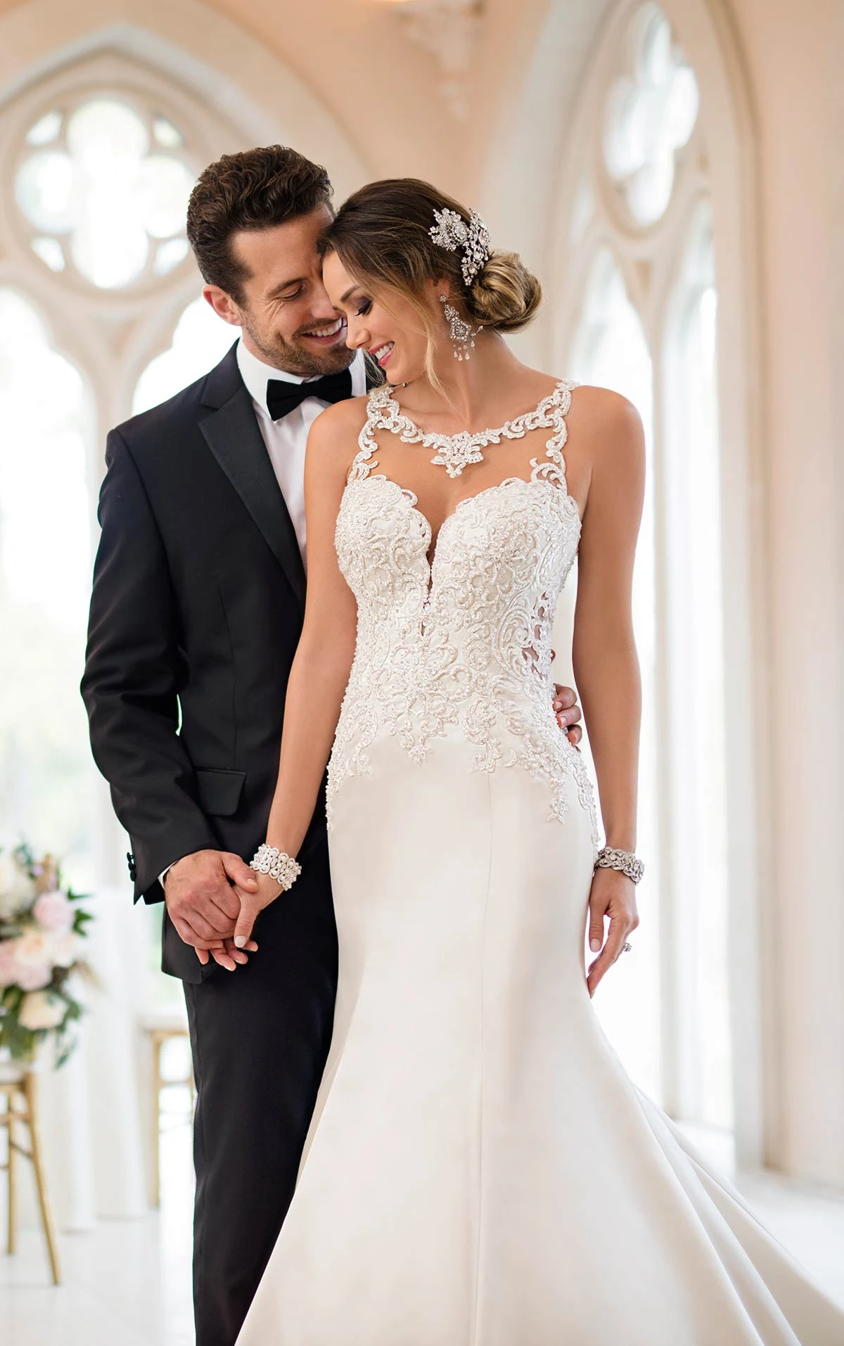 mermaid cut tulip sleeve wedding dress Janique 4941