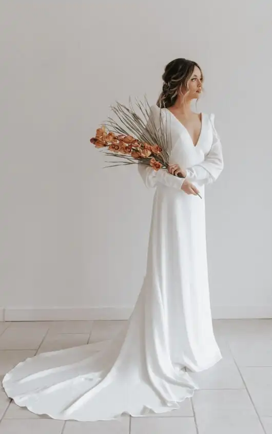 Modernes Boho-Brautkleid mit langen Ärmeln, SIENA, byAll Who Wander