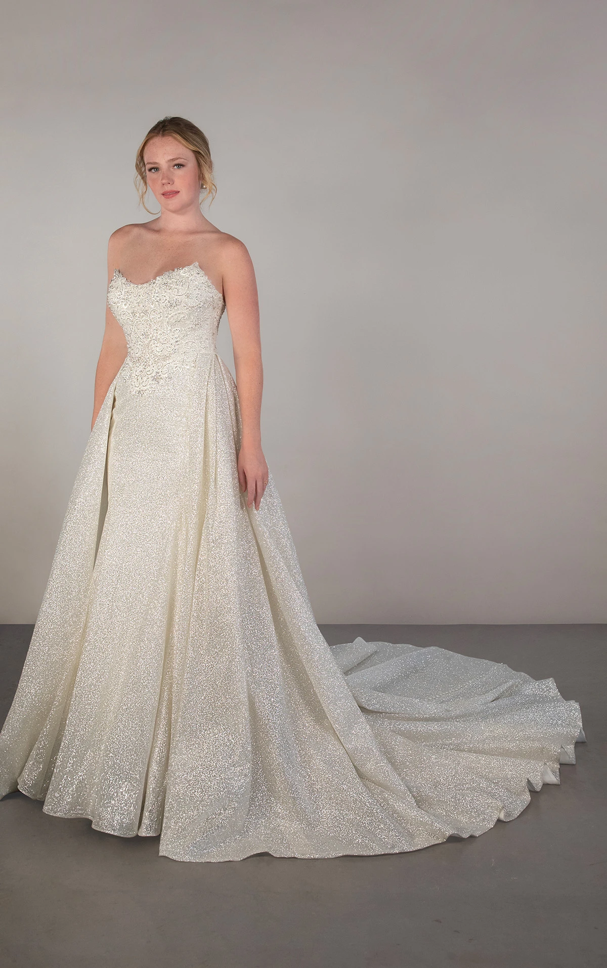 Fit-and-Flare-Brautkleid mit Überrock, Glitzer und Schleppe, PA1429, byOxford Street