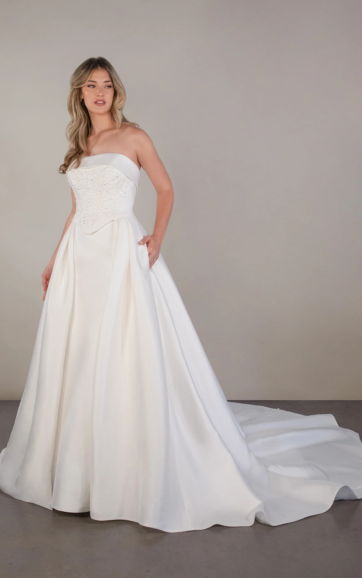 Fit-and-Flare-Brautkleid mit Überrock, PA1424, byOxford Street