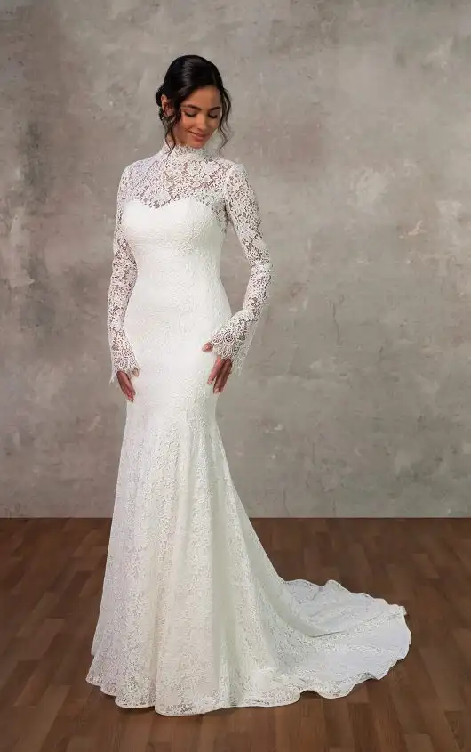 Fit-and-Flare-Brautkleid aus Spitze mit transparenten langen Ärmeln und hohem Ausschnitt, D4455, by Essense of Australia alternate image
