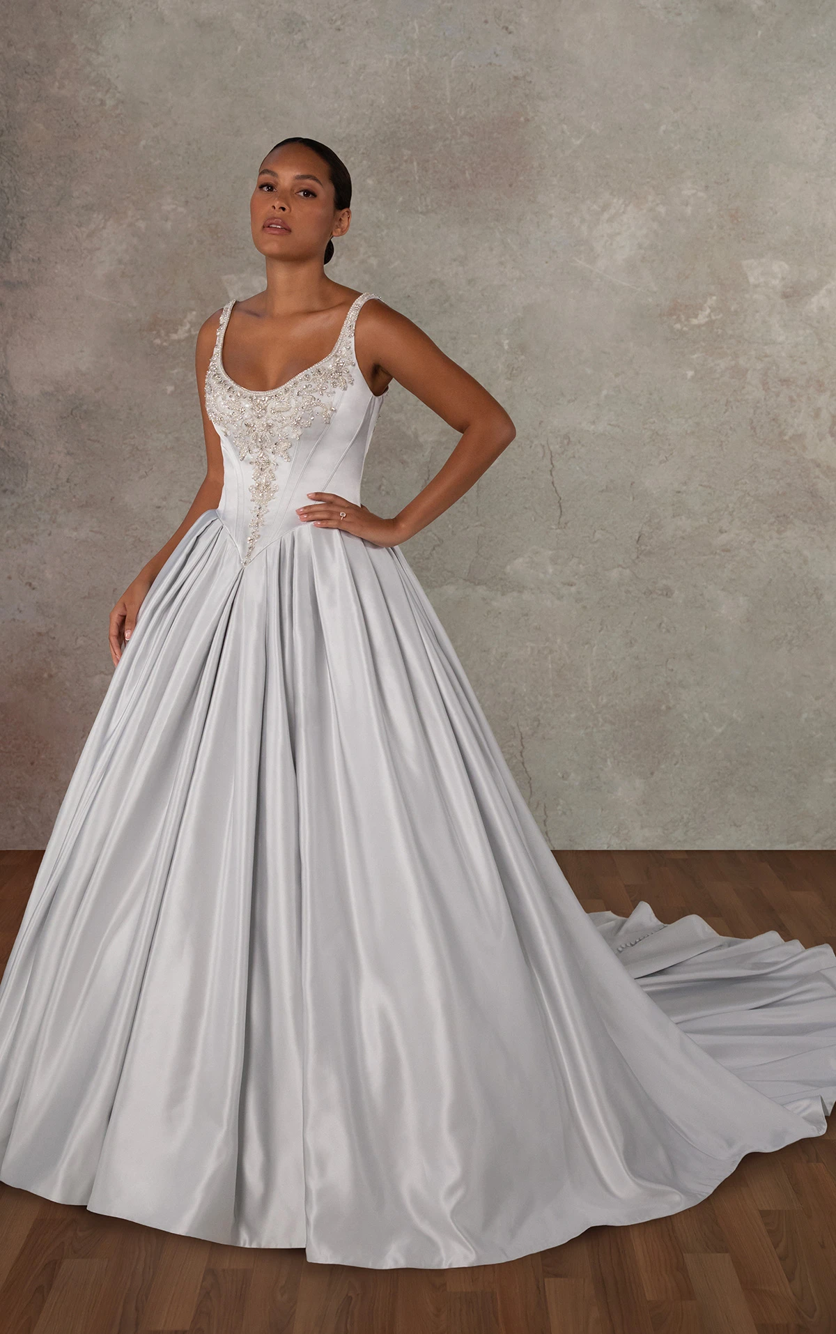 d4485 Ball-Brautkleid aus Satin mit silberverziertem Oberteil und Baskentaille  by Essense of Australia