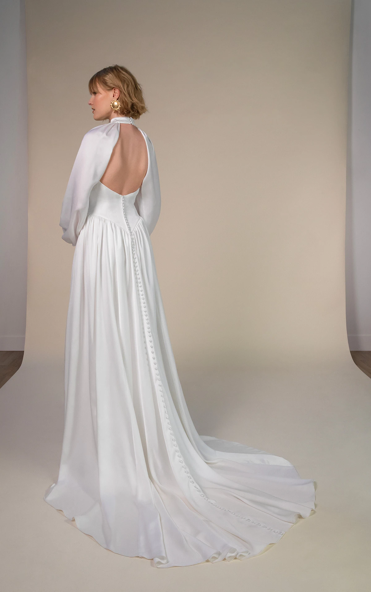 keira A-Linien-Brautkleid aus Satin mit herzförmigem Ausschnitt und Baskentaille by All Who Wander
