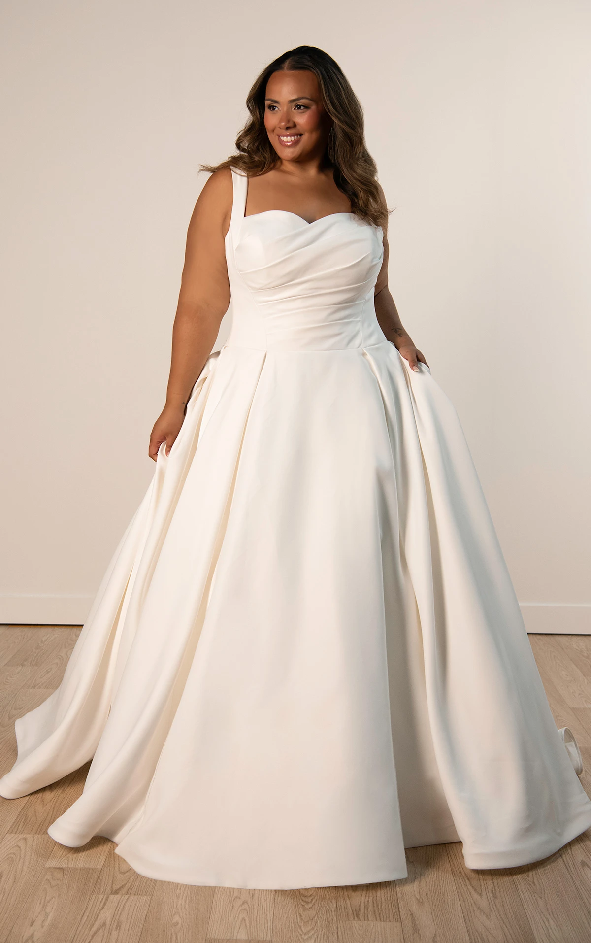 sy8178 Zeitloses A-Linien-Brautkleid aus Satin mit herzförmigem Ausschnitt und gerafftem Oberteil  by Stella York