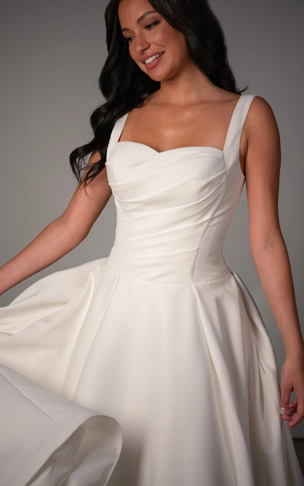 sy8178 Zeitloses A-Linien-Brautkleid aus Satin mit herzförmigem Ausschnitt und gerafftem Oberteil  by Stella York