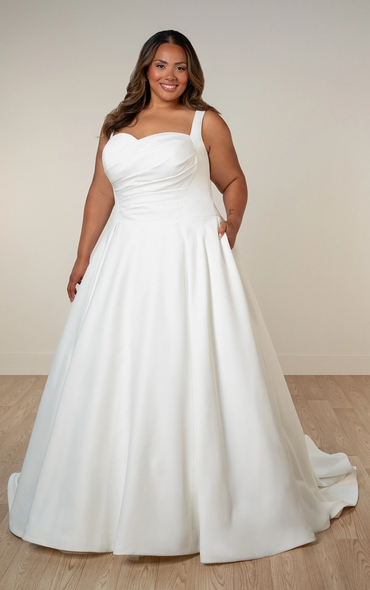 sy8178+ A-Linien-Brautkleid aus Satin mit gerafftem Oberteil und herzförmigem Ausschnitt  by Stella York