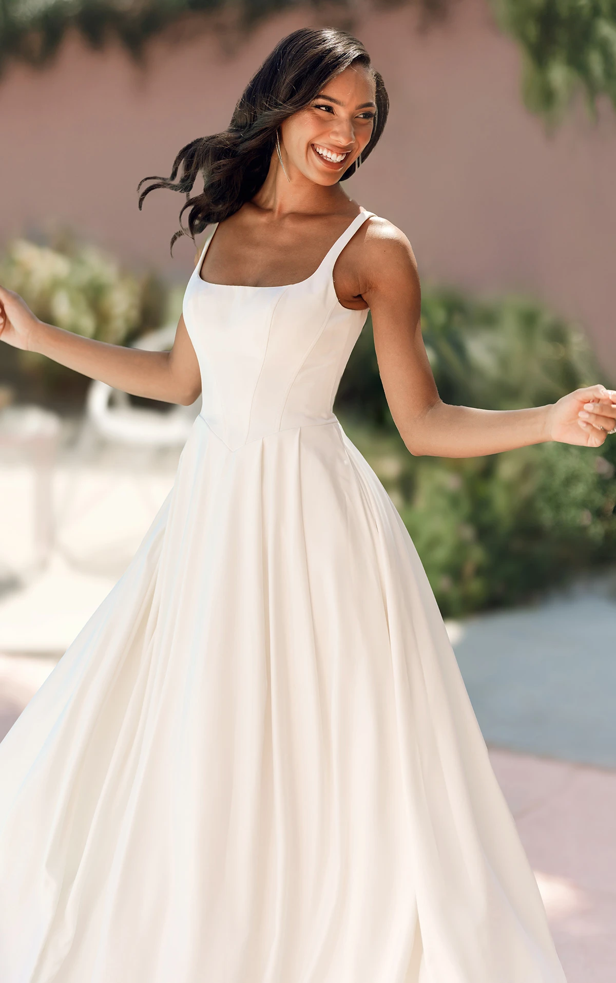 sy8180 A-Linien-Brautkleid aus matterm Satin mit Karree-Ausschnitt und breiten Trägern  by Stella York