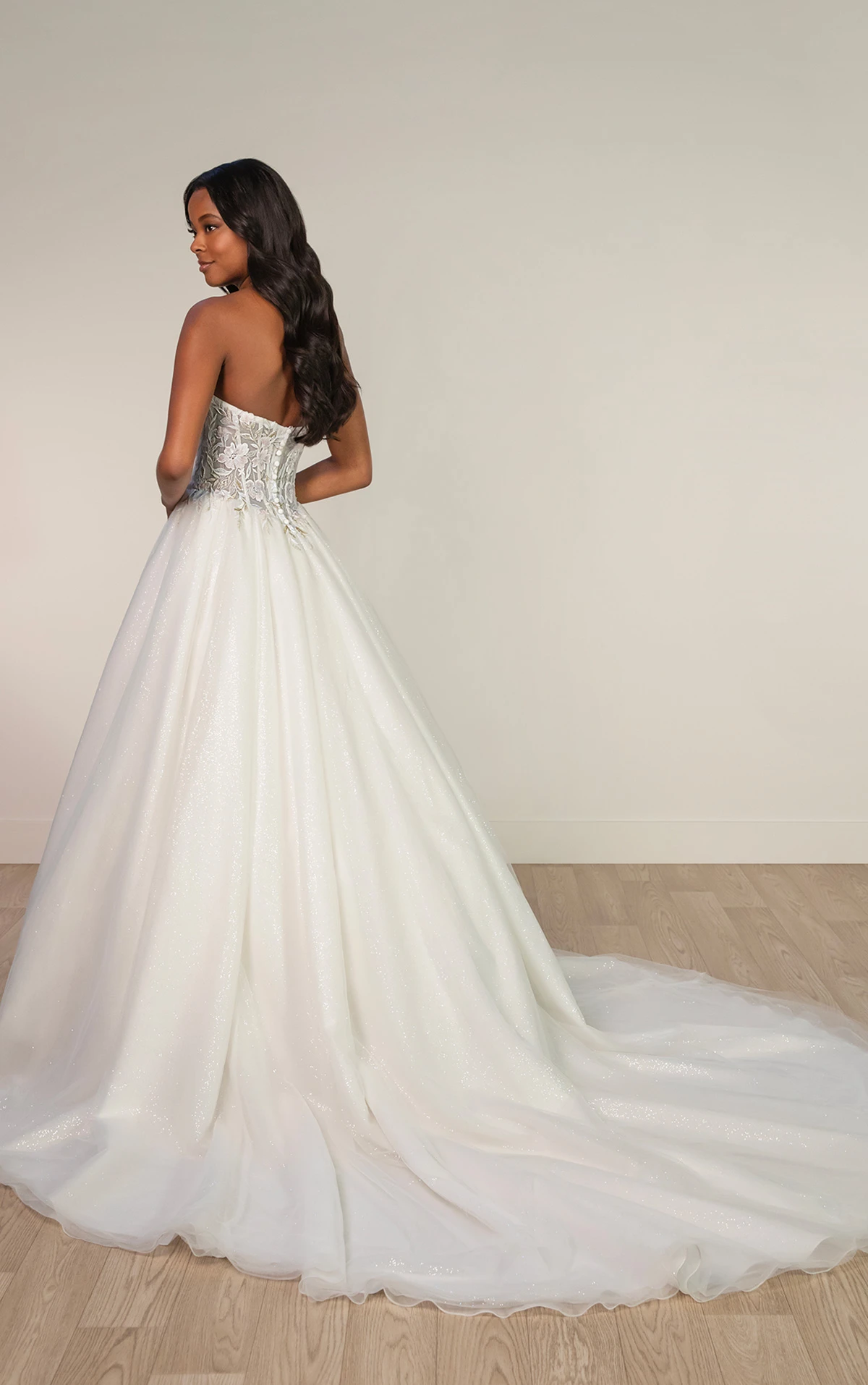 sy8181 Trägerloses Ball-Brautkleid mit transparentem Oberteil und Cutouts mit Spitzenapplikationen  by Stella York