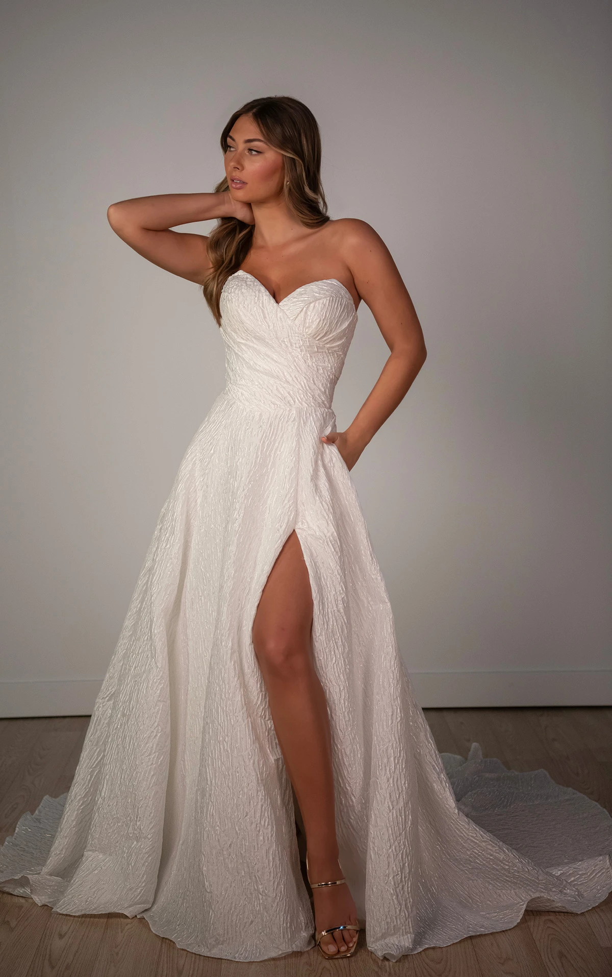 sy8191 A-Linien-Brautkleid mit herzförmigem Ausschnitt und hohem Beinschlitz  by Stella York