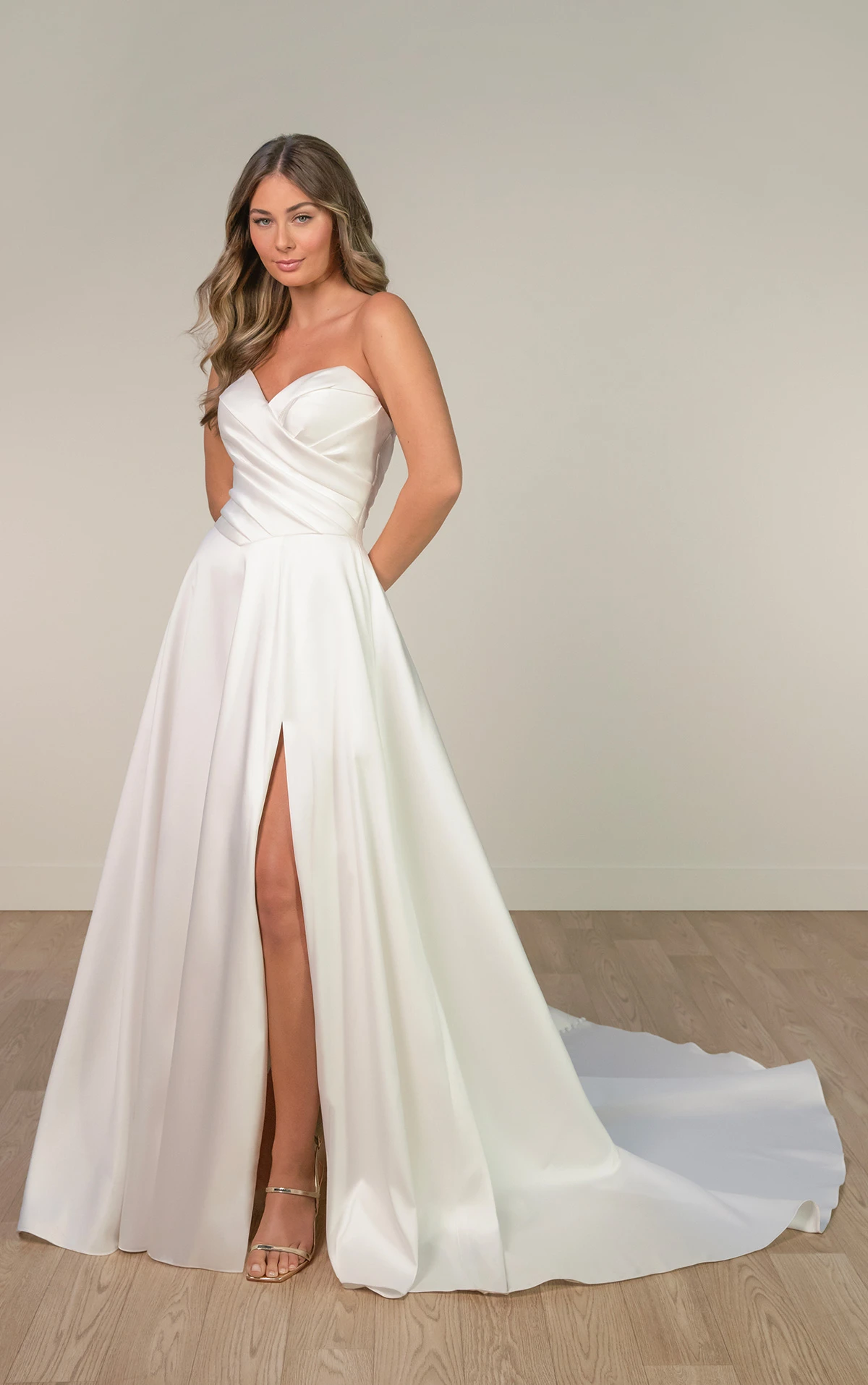 sy8191 A-Linien-Brautkleid mit herzförmigem Ausschnitt und hohem Beinschlitz  by Stella York