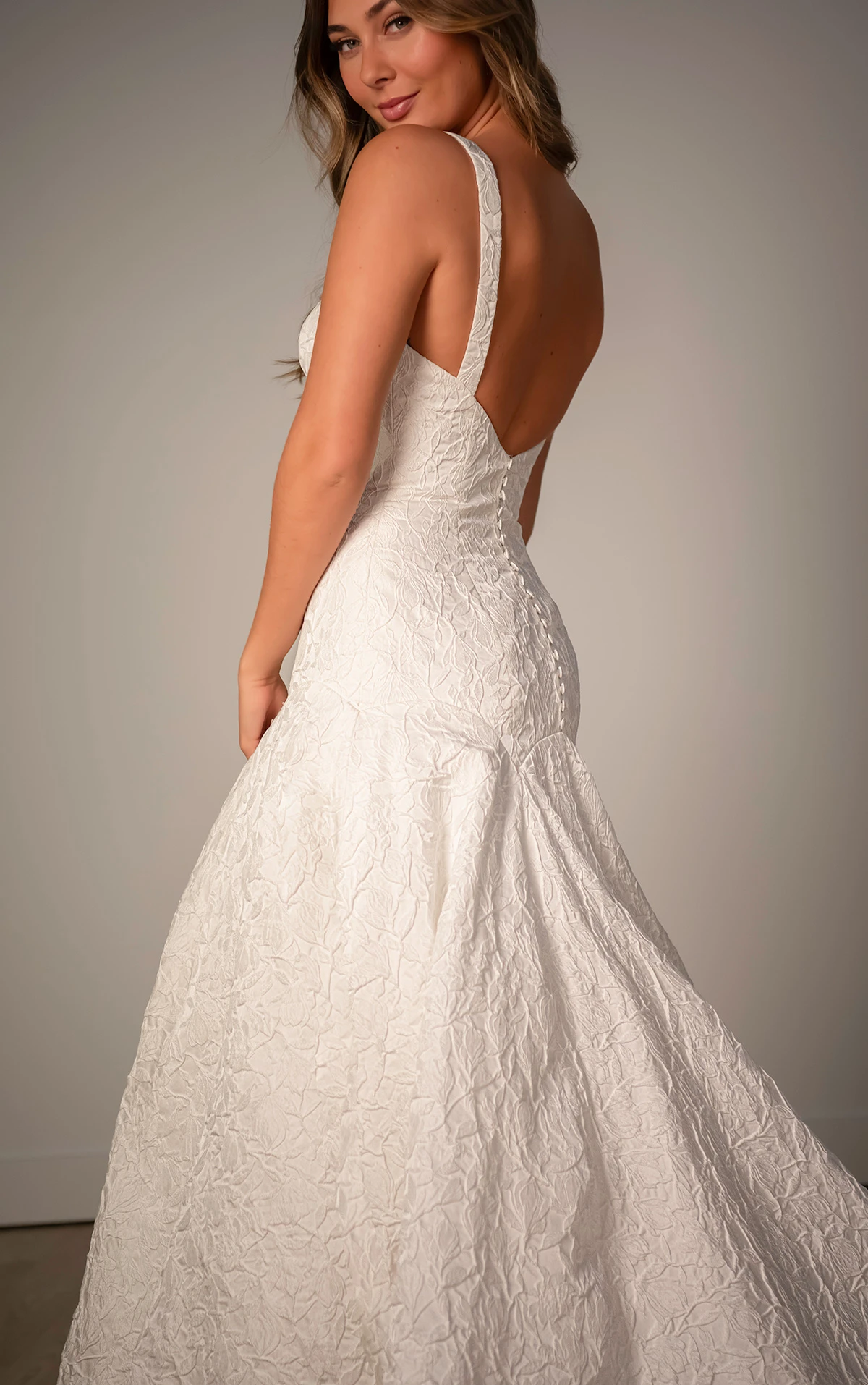 sy8202 Fit-and-Flare-Brautkleid aus Jacquard mit tiefer Taille  by Stella York