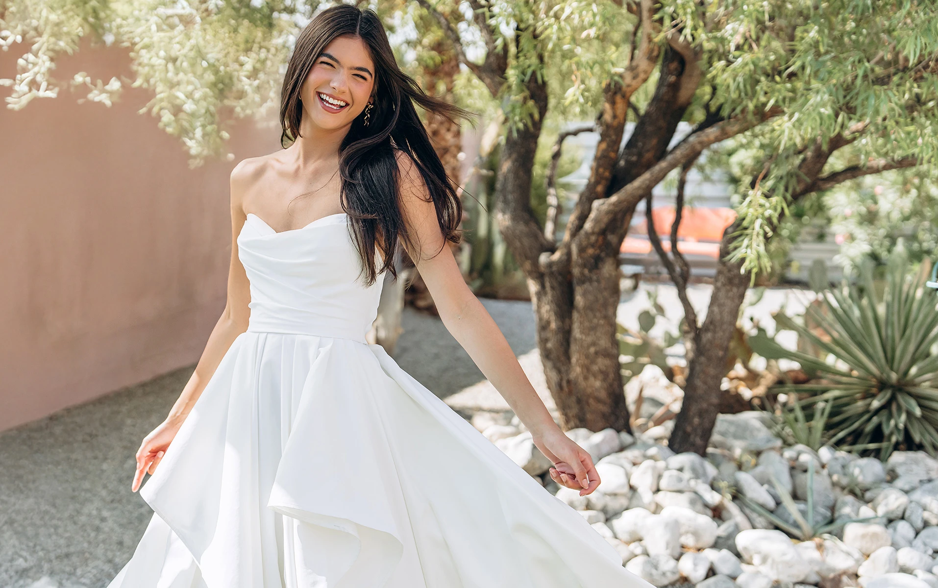 sy8212 Trägerloses A-Linien-Brautkleid aus Satin mit Rüschen-Pick-Ups  by Stella York
