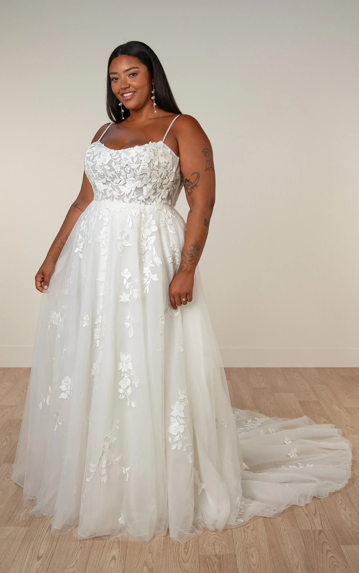 sy8213+ A-Linien-Brautkleid in Übergröße mit herzförmigem Ausschnitt und transparentem Spitzenoberteil  by Stella York