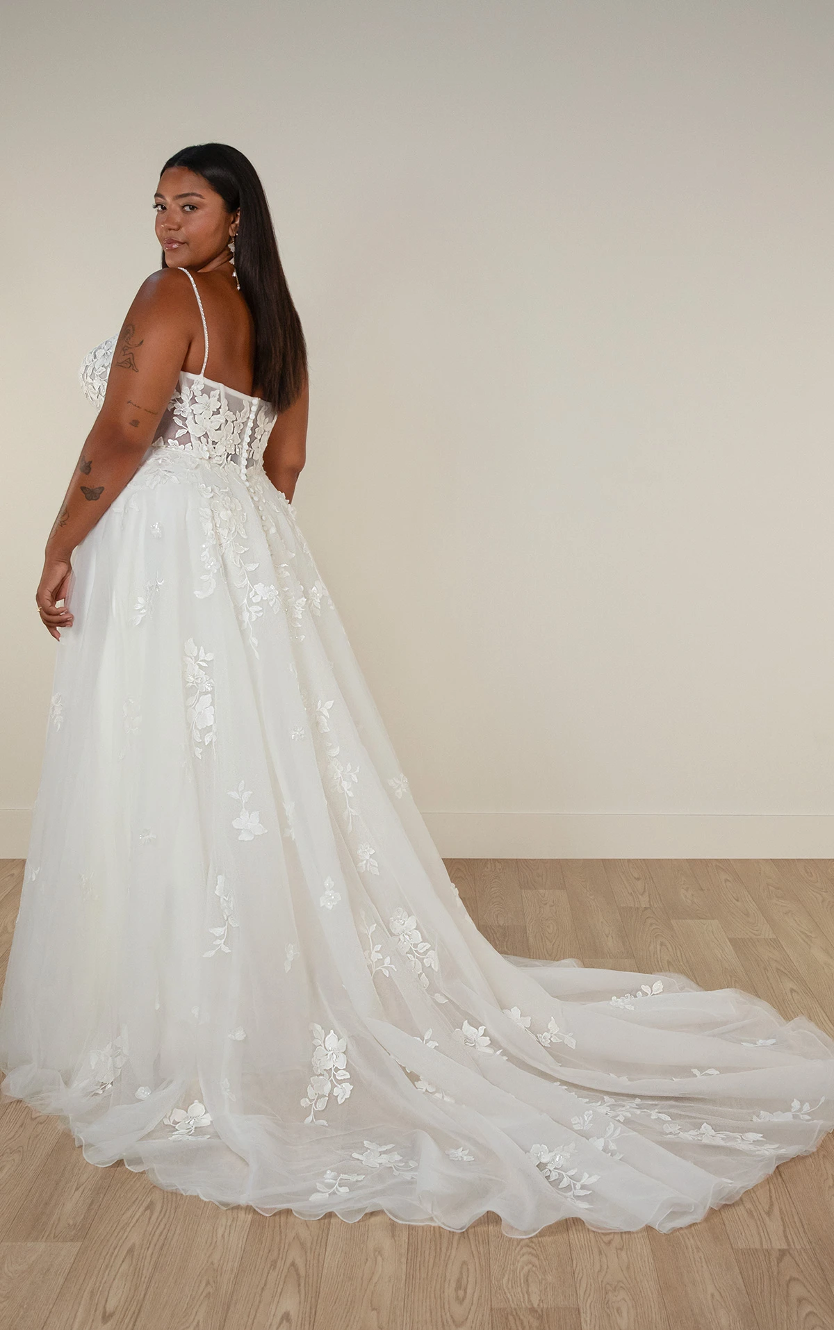 sy8213+ A-Linien-Brautkleid in Übergröße mit herzförmigem Ausschnitt und transparentem Spitzenoberteil  by Stella York