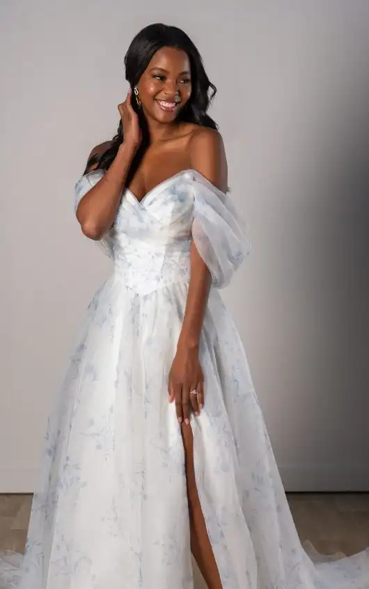 Schulterfreies gemustertes Organza-Brautkleid mit Baskentaille, SY8215, by Stella York alternate image