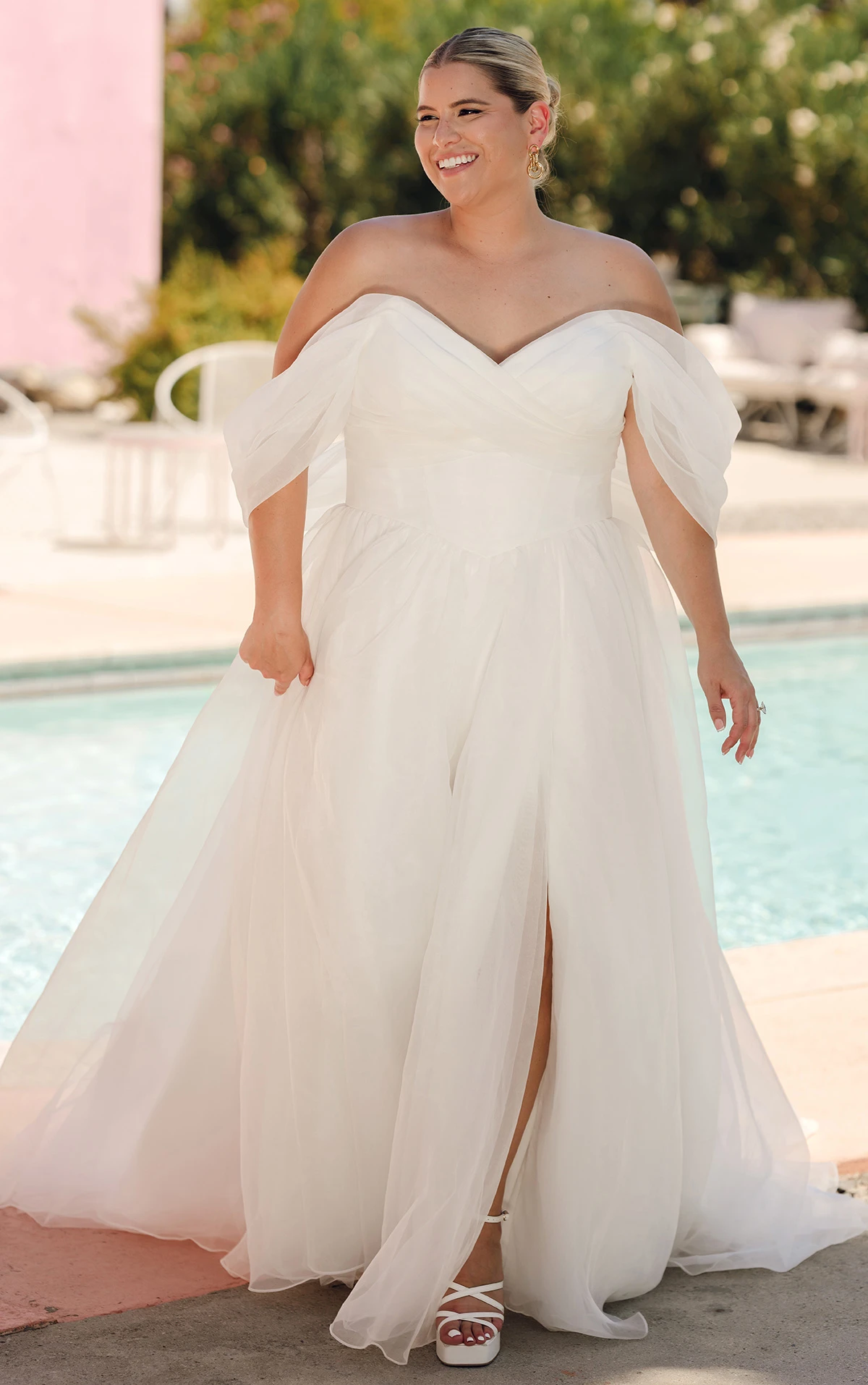 sy8215 Schulterfreies gemustertes Organza-Brautkleid mit Baskentaille  by Stella York