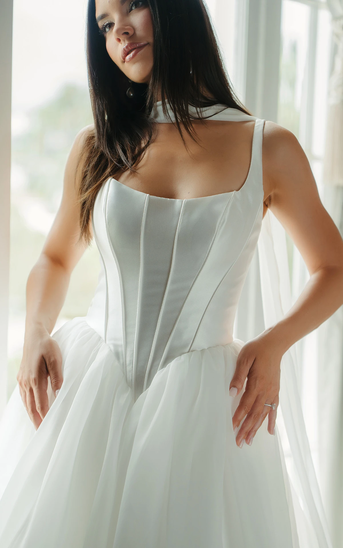 sy8222 Ball-Brautkleid aus Mikado und Organza mit Rundhalsausschnitt  by Stella York