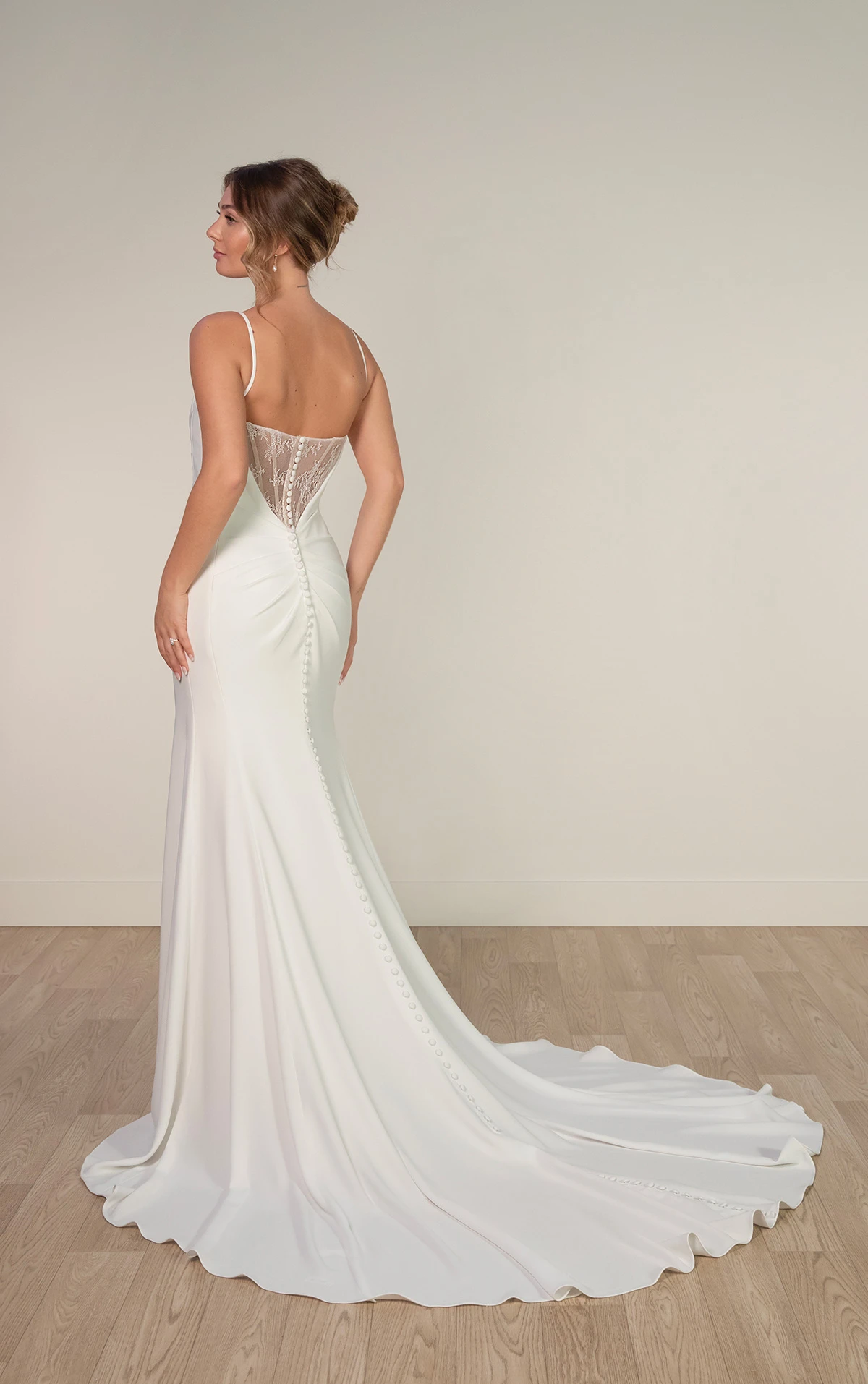 sy8224 Etui-Brautkleid mit Spaghettiträgern und abnehmbarem Wasserfallausschnitt am Rücken  by Stella York