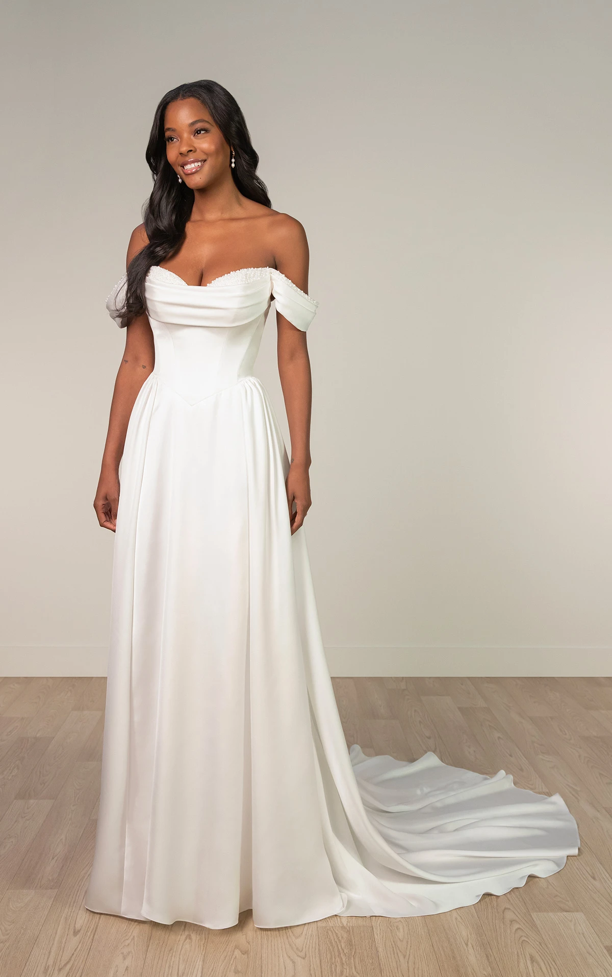sy8236 A-Linien-Brautkleid aus Satin mit perlenbesetztem herzförmigen Ausschnitt  by Stella York