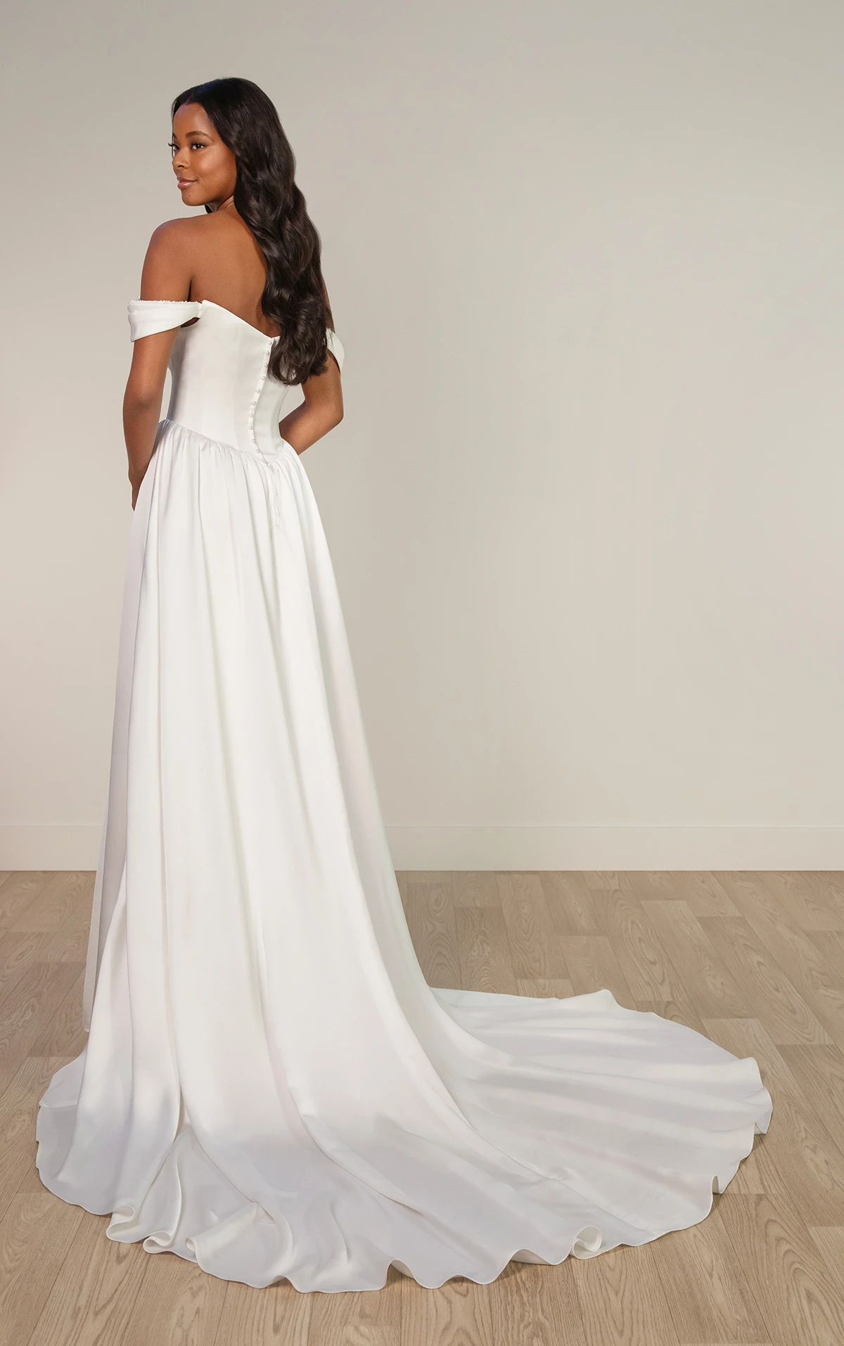 sy8236 A-Linien-Brautkleid aus Satin mit perlenbesetztem herzförmigen Ausschnitt  by Stella York