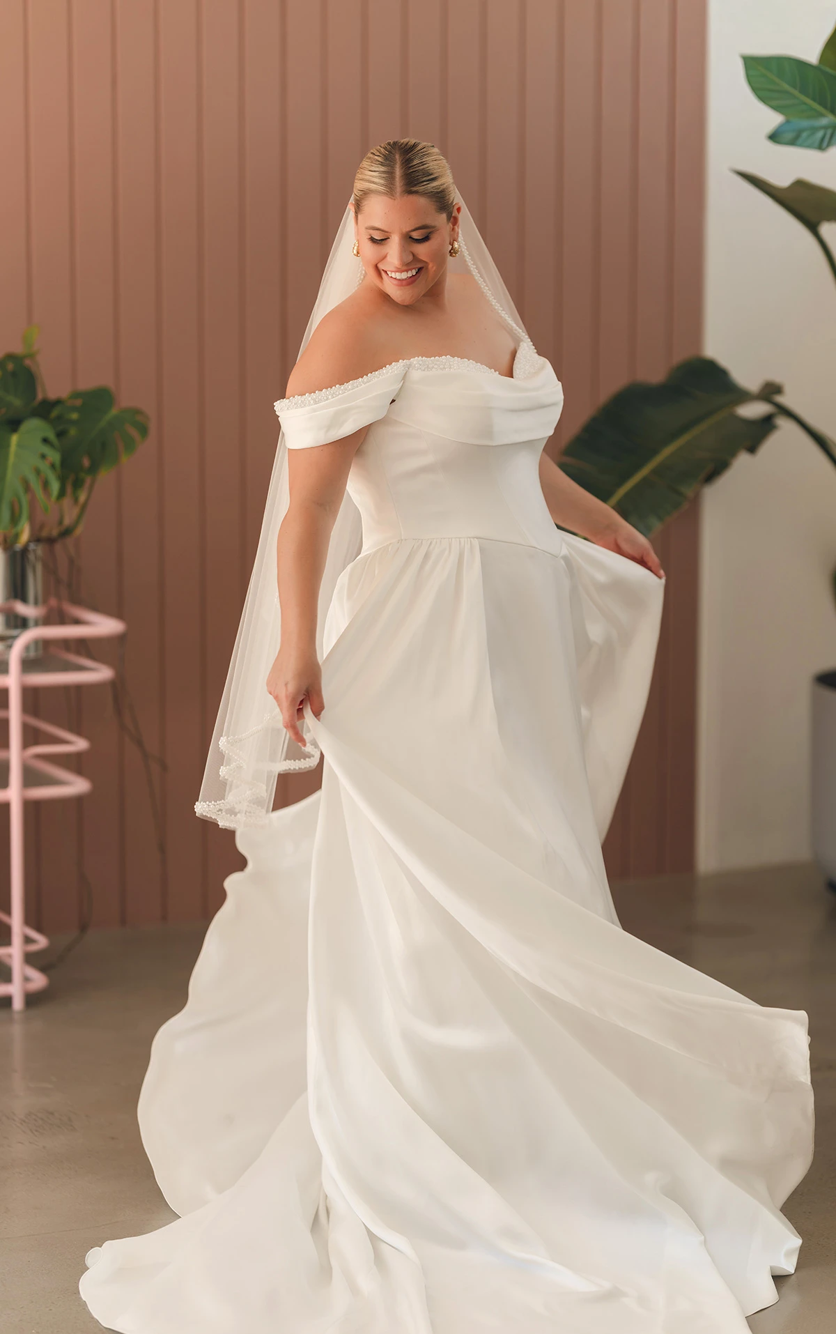 A-Linien-Brautkleid aus Satin in Übergröße mit perlenbesetztem herzförmigem Ausschnitt, SY8236+, byStella York