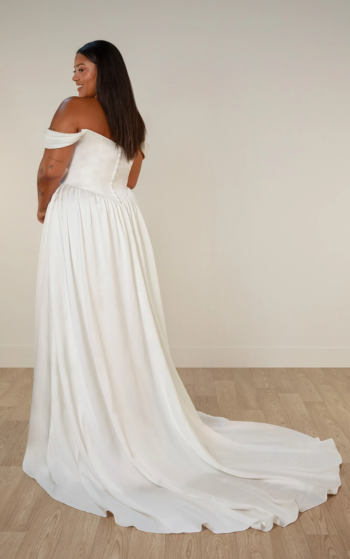 sy8236+ A-Linien-Brautkleid aus Satin in Übergröße mit perlenbesetztem herzförmigem Ausschnitt  by Stella York