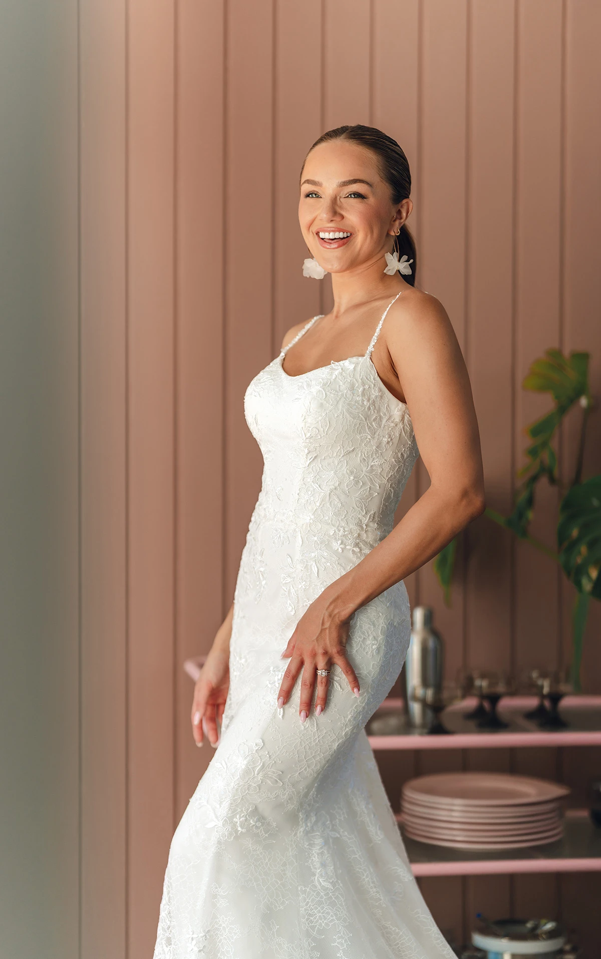 sy8237 Fit-and-Flare-Brautkleid aus floraler Spitze mit herzförmigem Ausschnitt  by Stella York