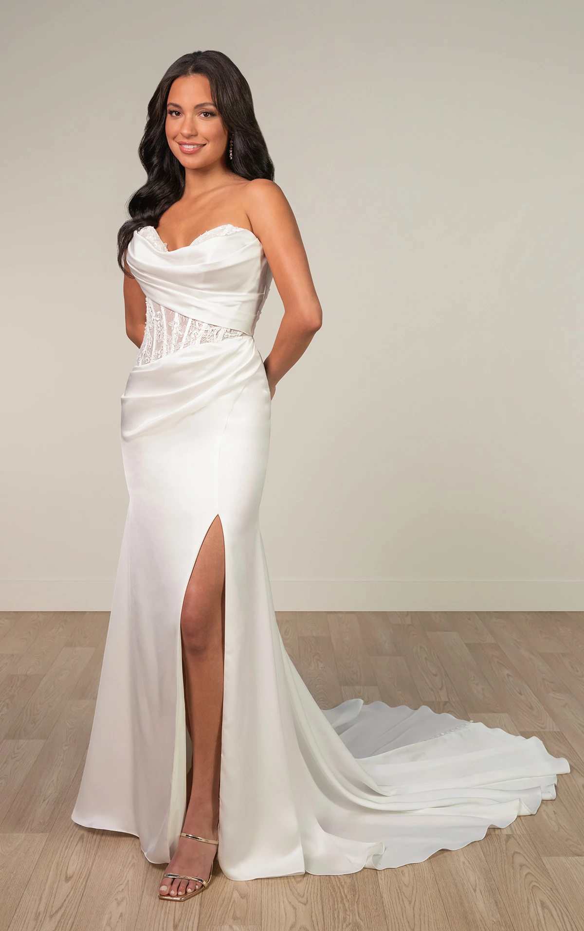 sy8248 Trägerloses Etui-Brautkleid aus Satin mit asymmetrischem Spitzenkorsett und Schlüssellochausschnitt  by Stella York