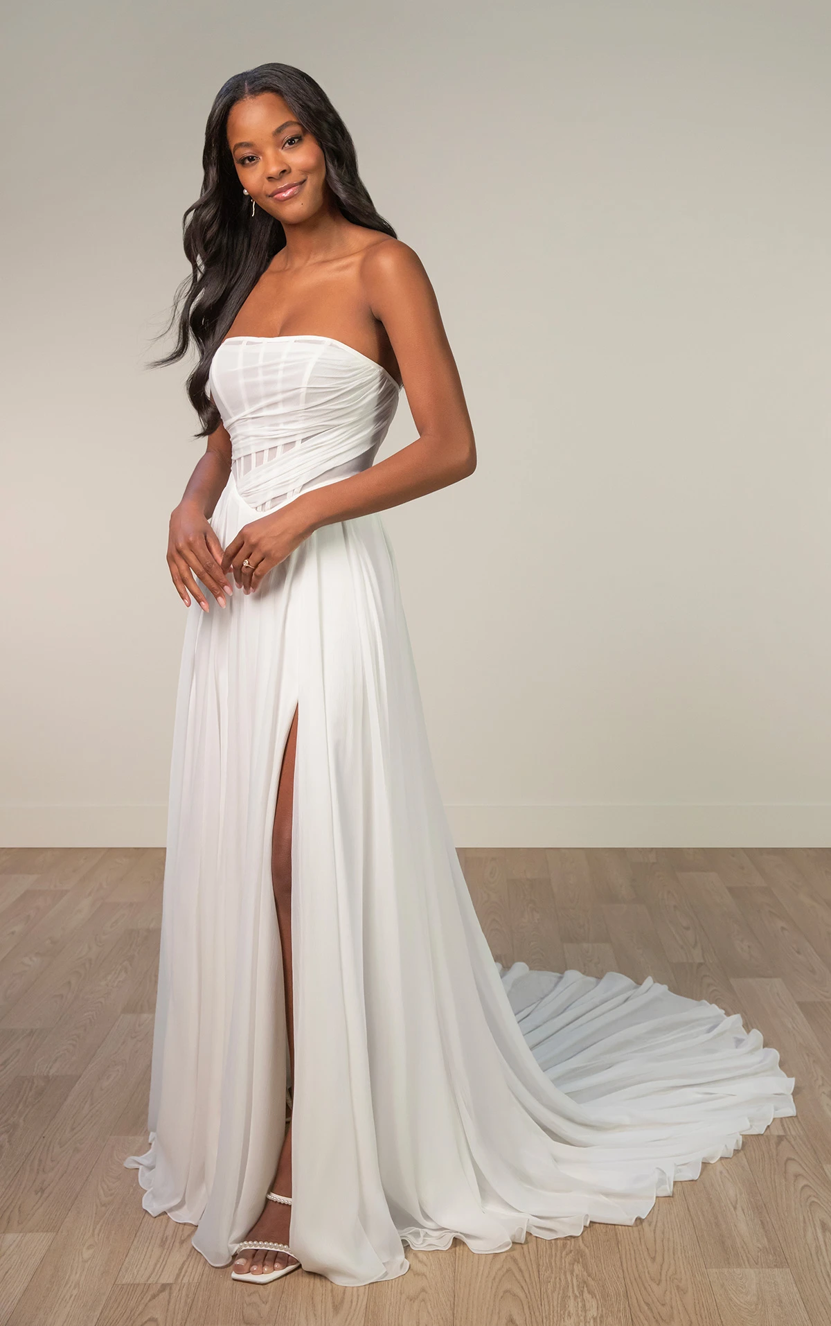 sy8254 Trägerloses drapiertes A-Linien-Brautkleid mit freiliegenden Korsettstäbchen  by Stella York