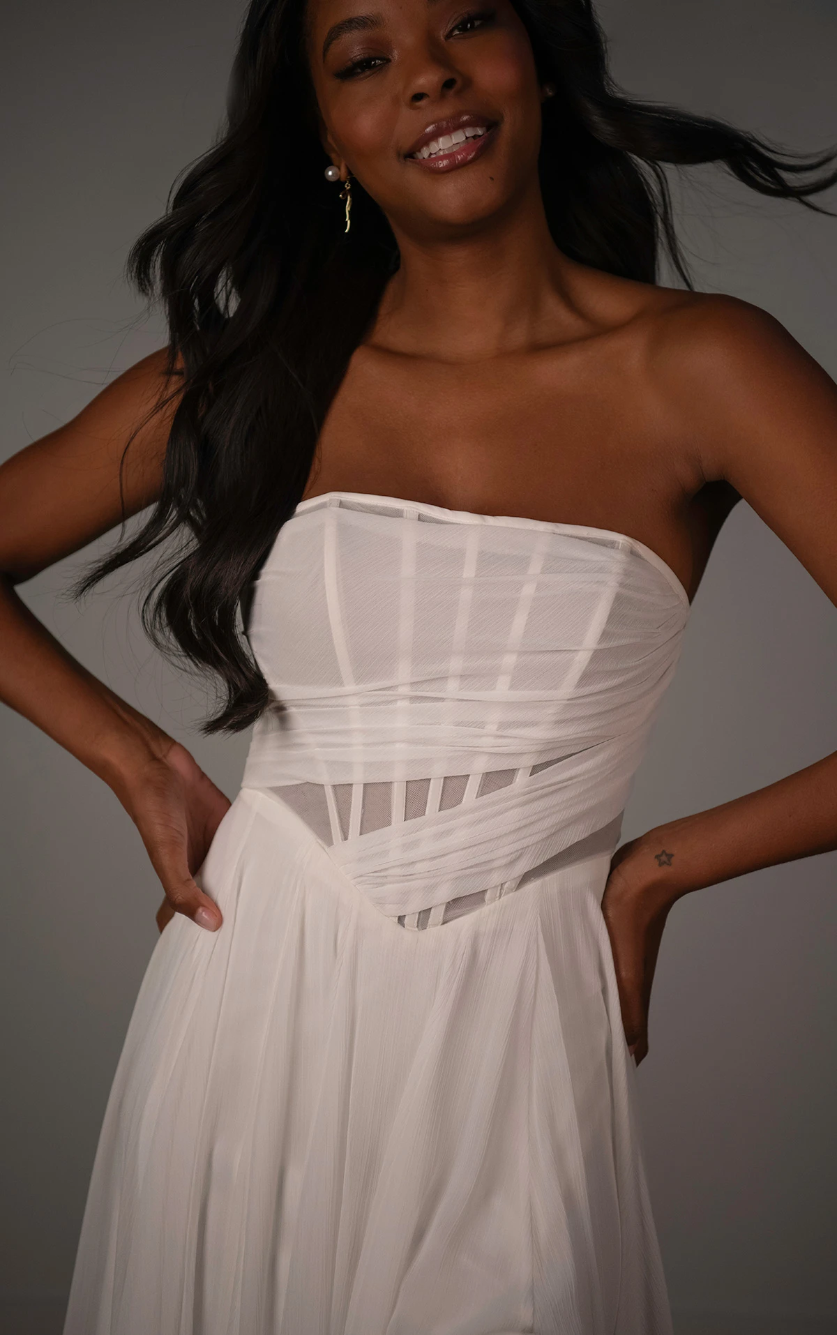 sy8254 Trägerloses drapiertes A-Linien-Brautkleid mit freiliegenden Korsettstäbchen  by Stella York