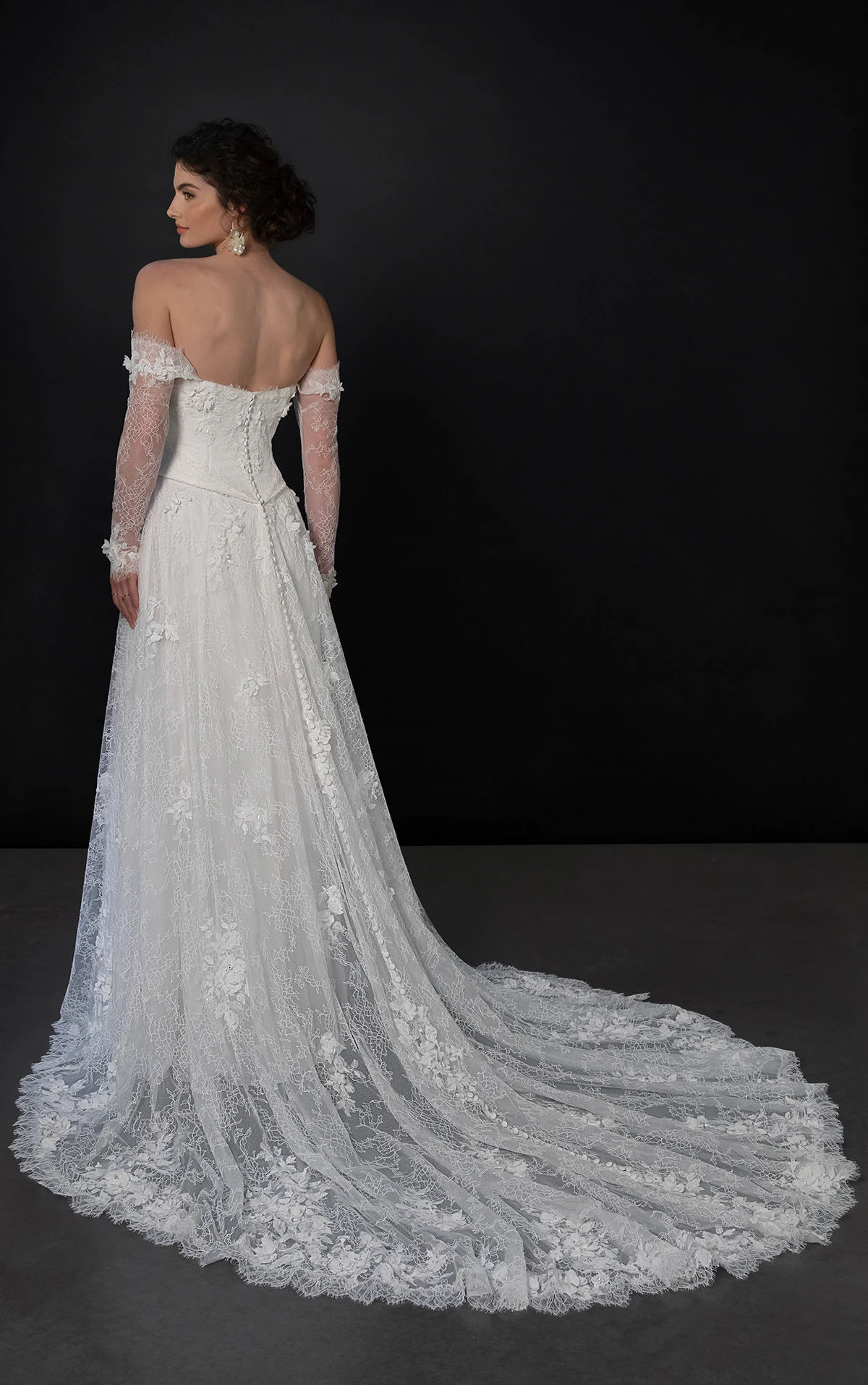 ml1953 Trägerloses A-Linien-Brautkleid mit  Zweiteiler-Optik und abnehmbaren Ärmeln  by Martina Liana