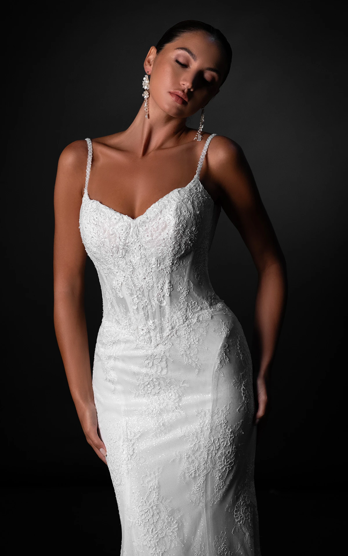 ml1964 Fit-and-Flare-Brautkleid aus Spitze mit Glitzertülle  by Martina Liana