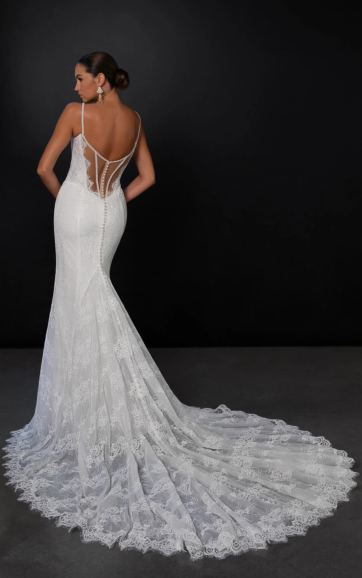 ml1964 Fit-and-Flare-Brautkleid aus Spitze mit Glitzertülle  by Martina Liana