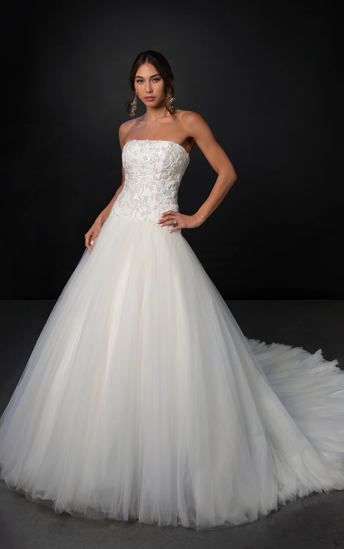 ml1985 Trägerloses A-Linien-Brautkleid aus Mikado und Tüll mit Kristall-Spitzenapplikationen  by Martina Liana