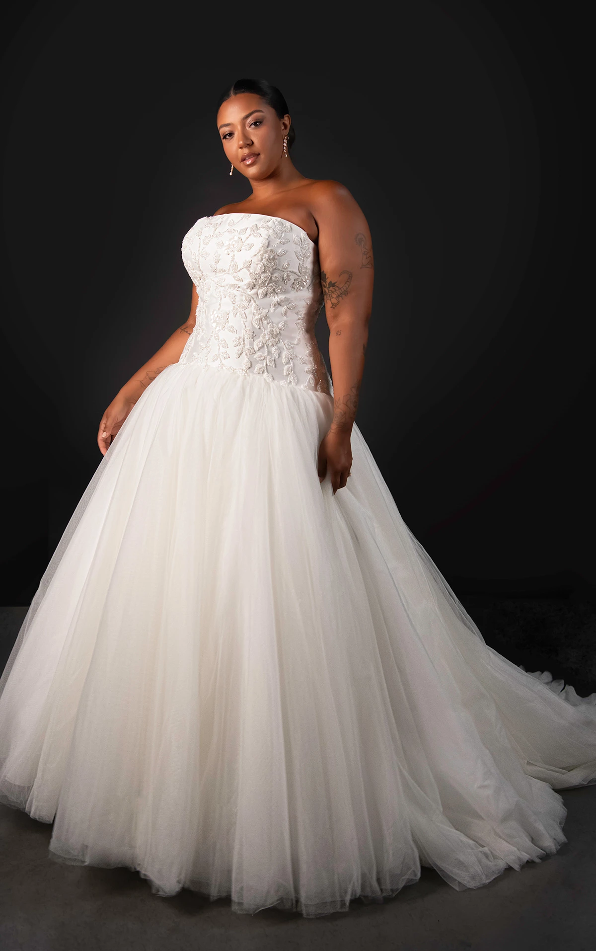 ml1985 Trägerloses A-Linien-Brautkleid aus Mikado und Tüll mit Kristall-Spitzenapplikationen  by Martina Liana