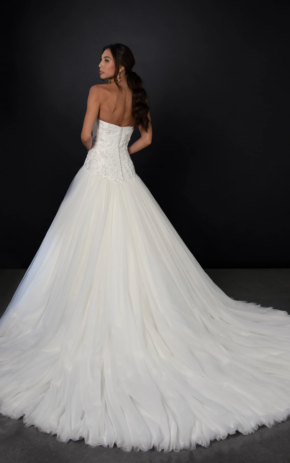 ml1985 Trägerloses A-Linien-Brautkleid aus Mikado und Tüll mit Kristall-Spitzenapplikationen  by Martina Liana