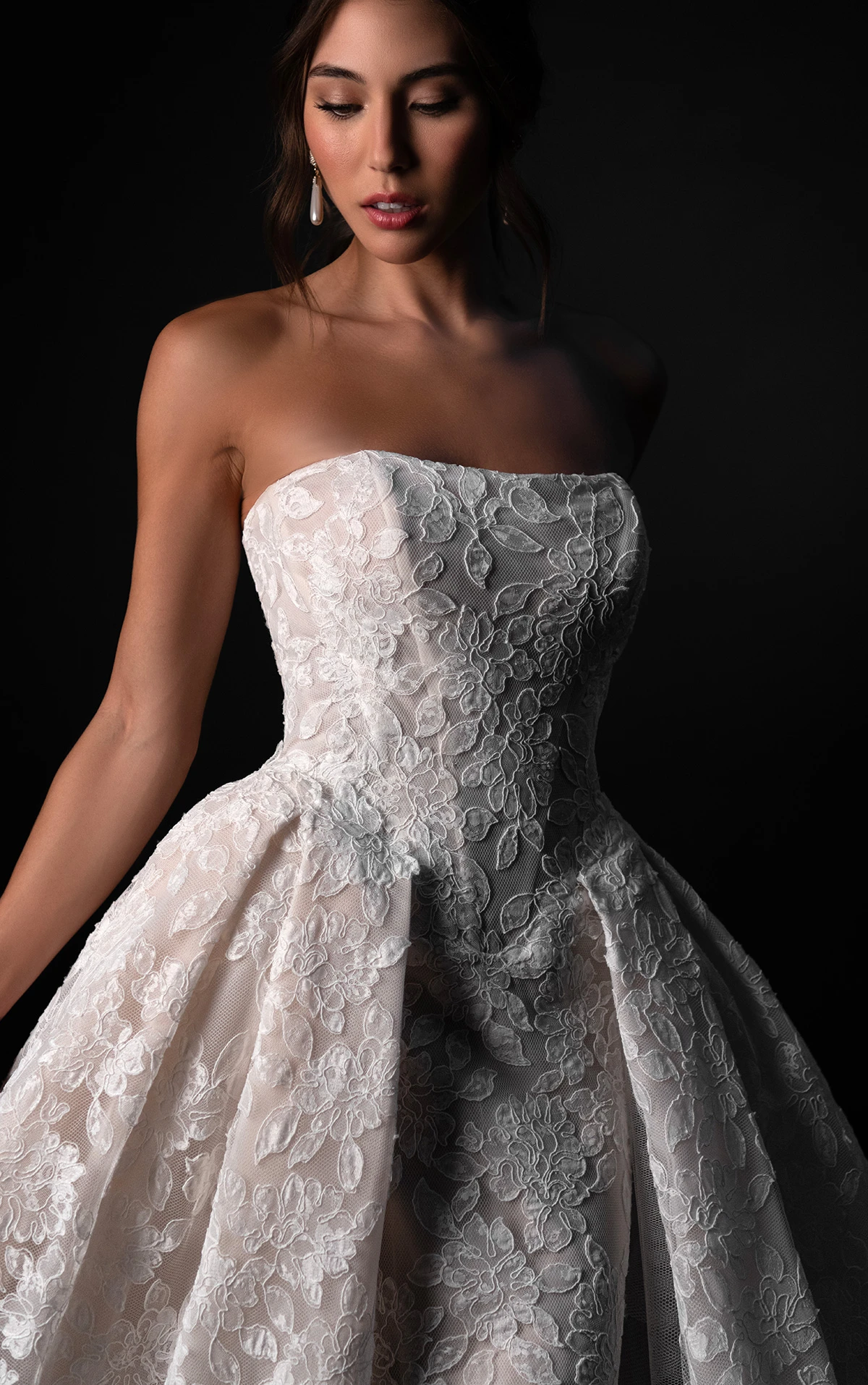 ml1986 Trägerloses Fit-and-Flare-Brautkleid aus Spitze und Tüll mit abnehmbarem Überrock  by Martina Liana