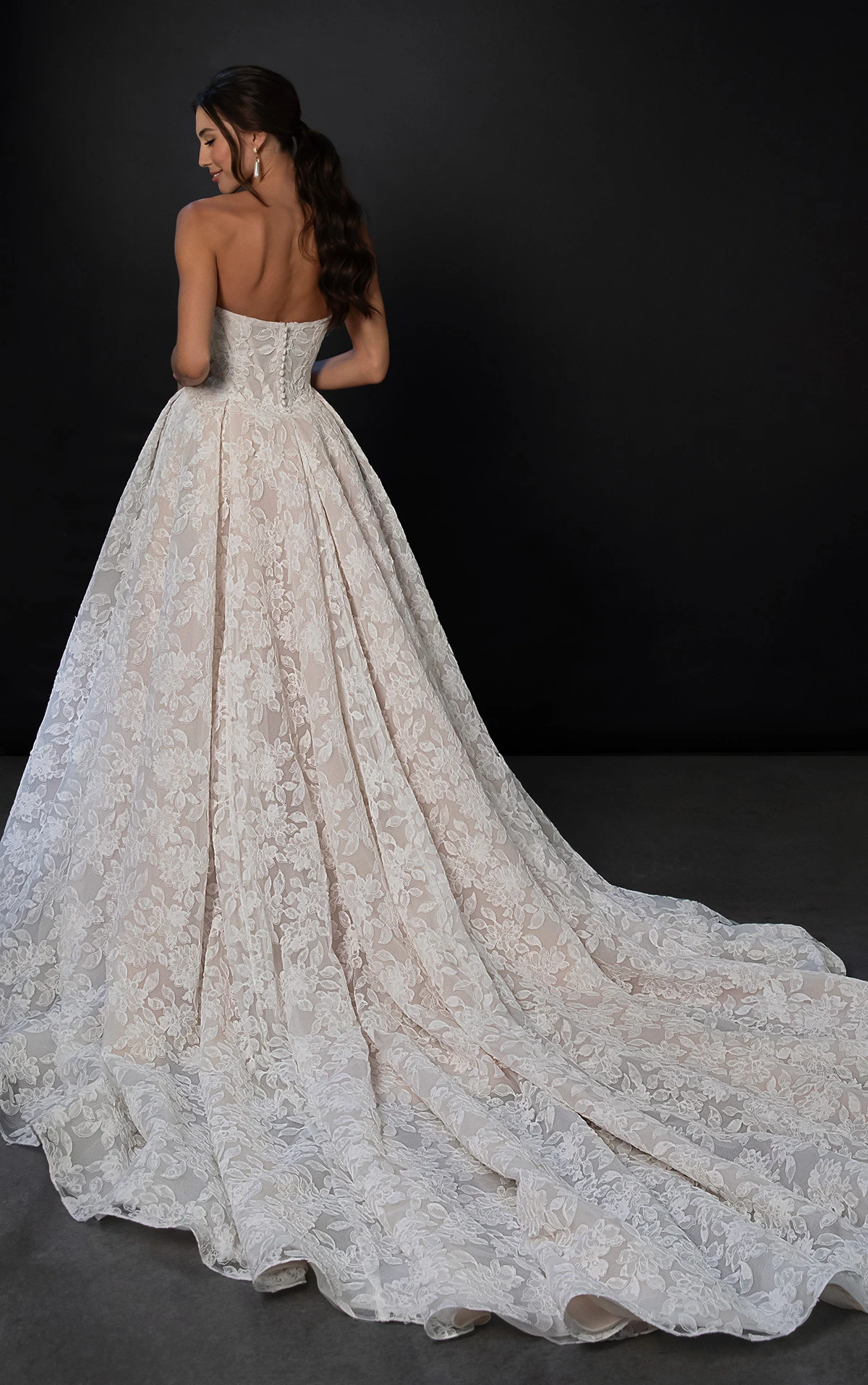 ml1986 Trägerloses Fit-and-Flare-Brautkleid aus Spitze und Tüll mit abnehmbarem Überrock  by Martina Liana