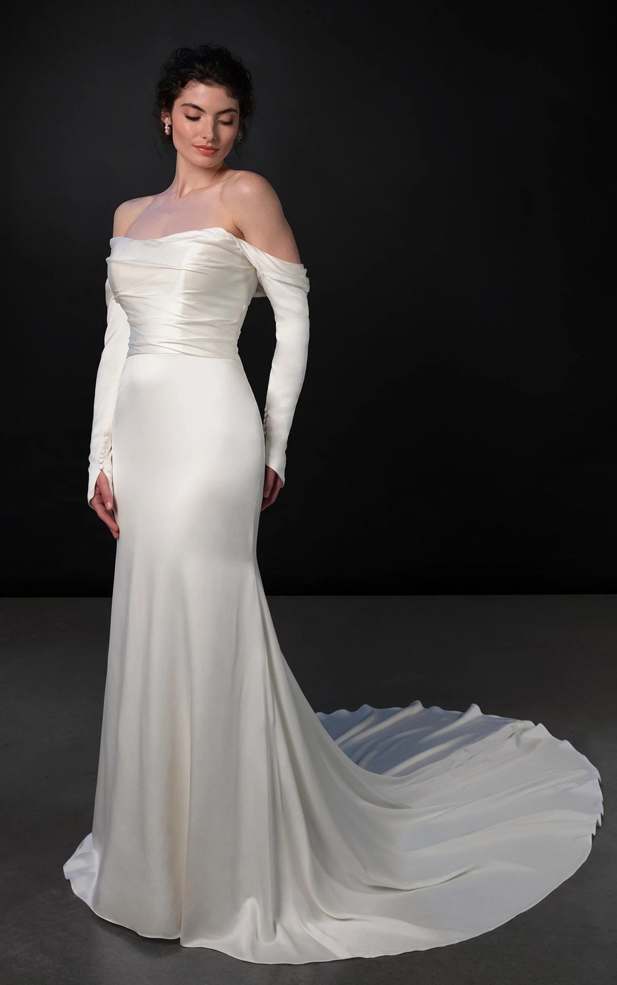 ml1997 Trägerloses Fit-and-Flare-Brautkleid mit gerafftem Oberteil  by Martina Liana