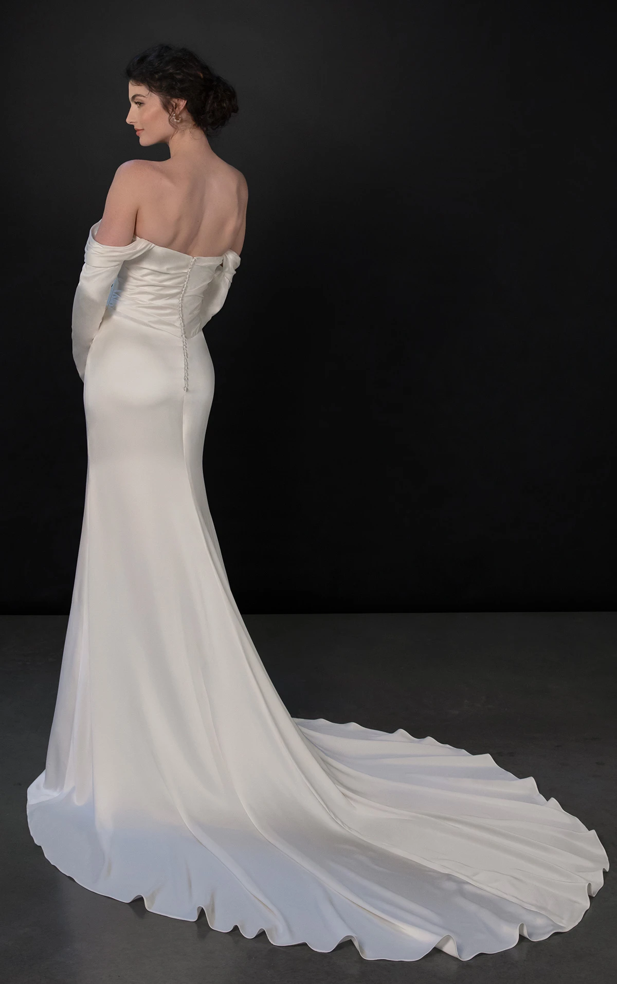 ml1997 Trägerloses Fit-and-Flare-Brautkleid mit gerafftem Oberteil  by Martina Liana