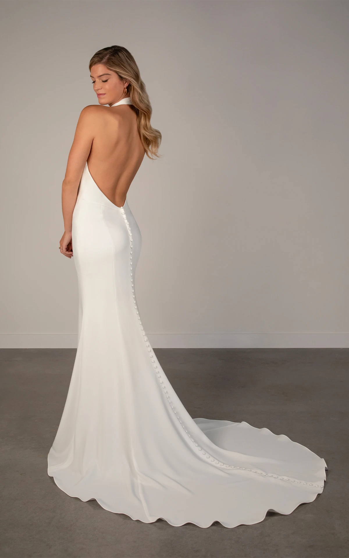 pa1375 Rückenfreies Etui-Brautkleid aus Krepp  by Oxford Street