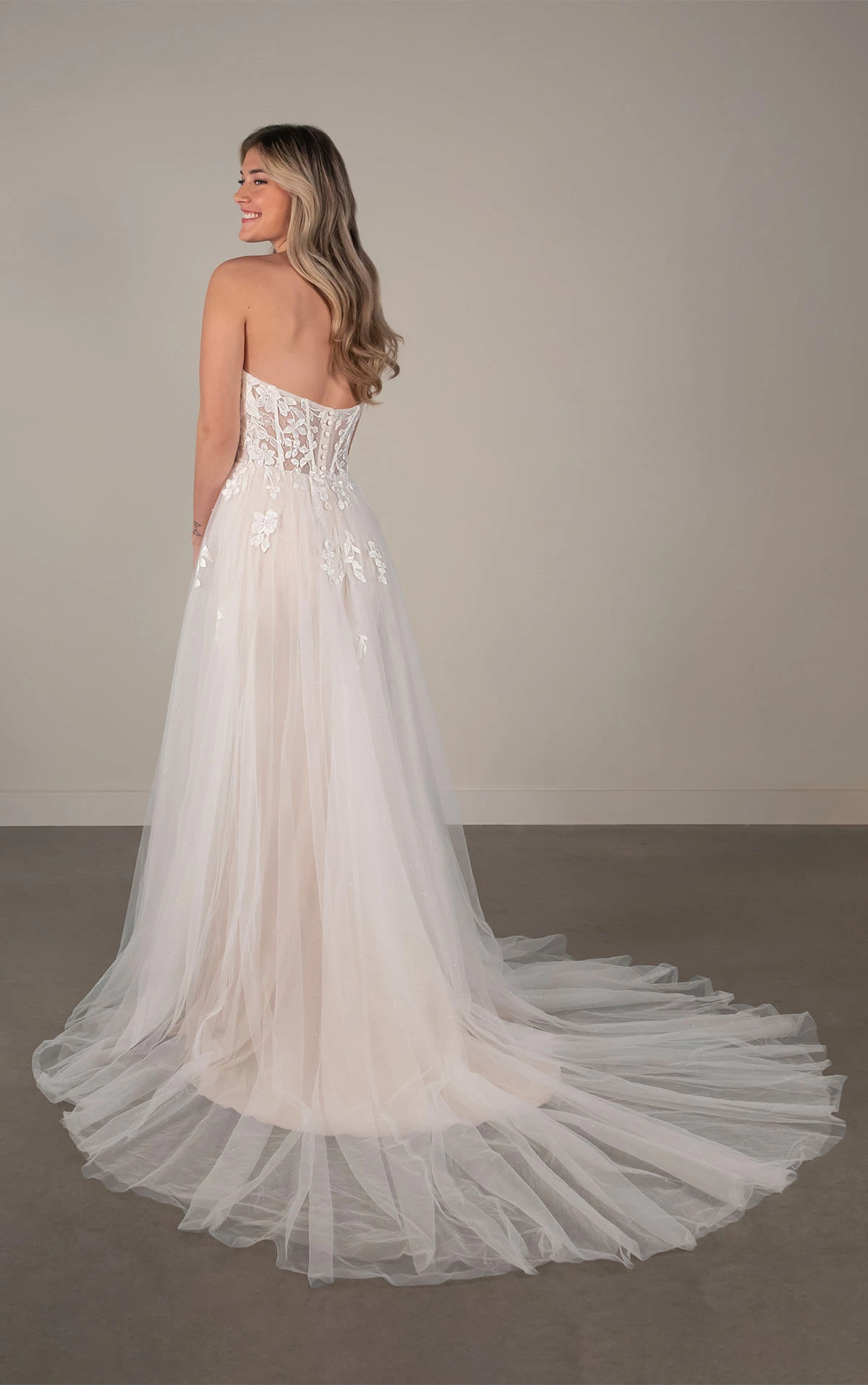 pa1408 Trägerloses A-Linien-Brautkleid aus Spitze und Tüll  by Oxford Street