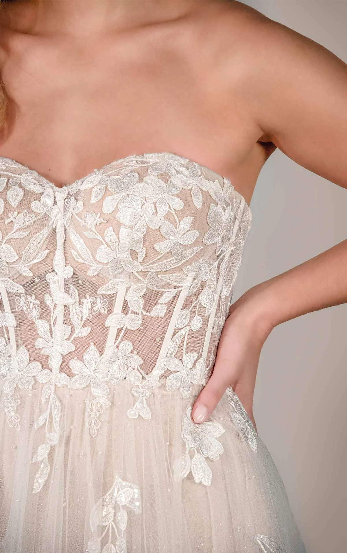 pa1408 Trägerloses A-Linien-Brautkleid aus Spitze und Tüll  by Oxford Street