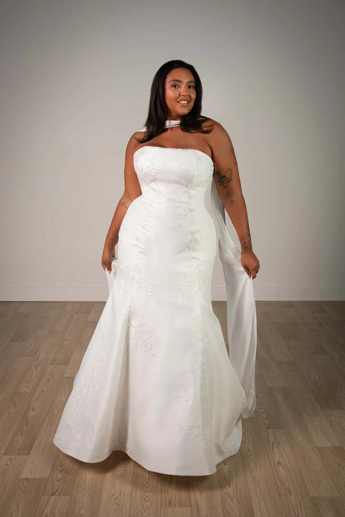 sy8251 Trägerloses Meerjungfrau-Brautkleid aus Mikado mit Spitzendetails  by Stella York