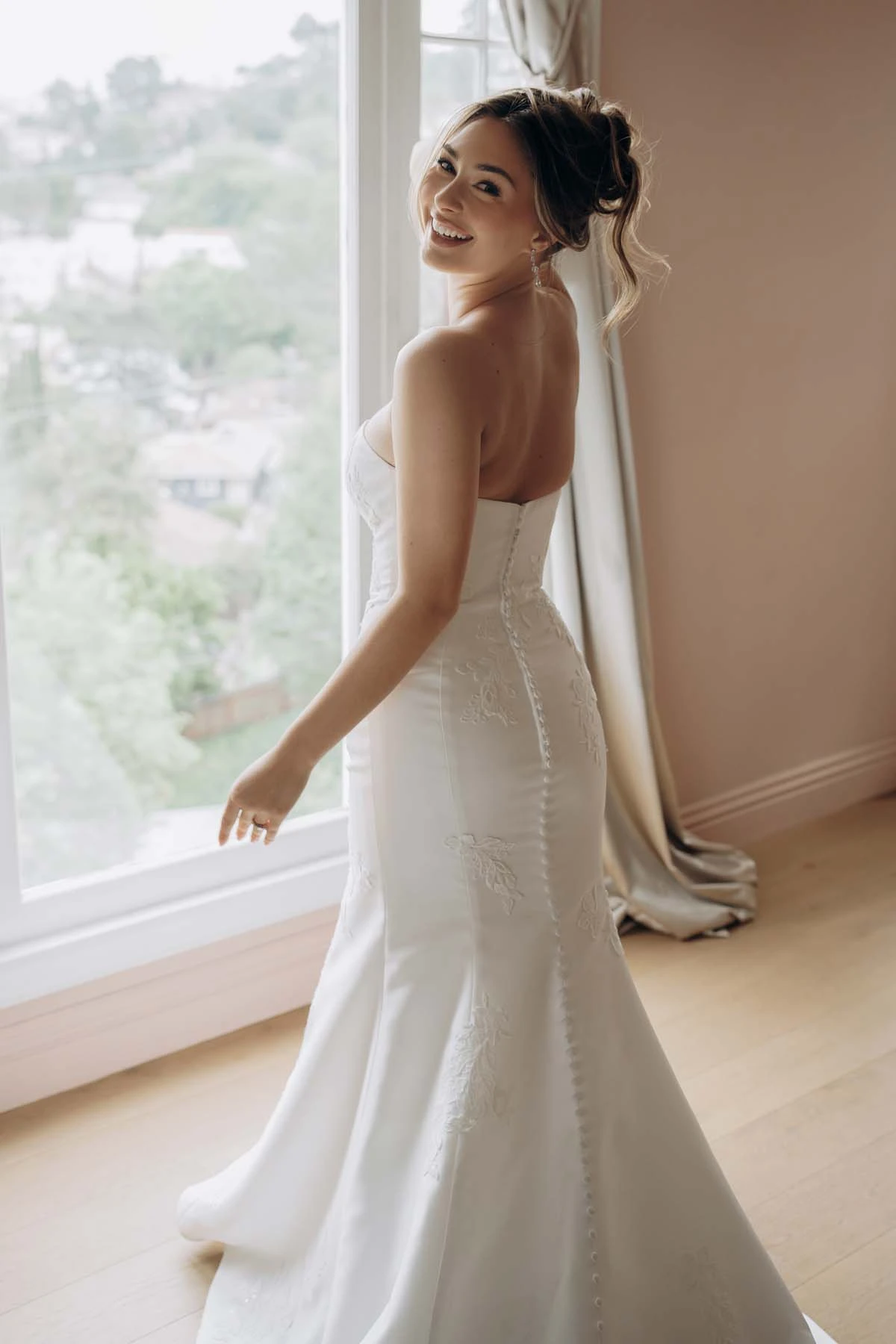 sy8251 Trägerloses Meerjungfrau-Brautkleid aus Mikado mit Spitzendetails  by Stella York